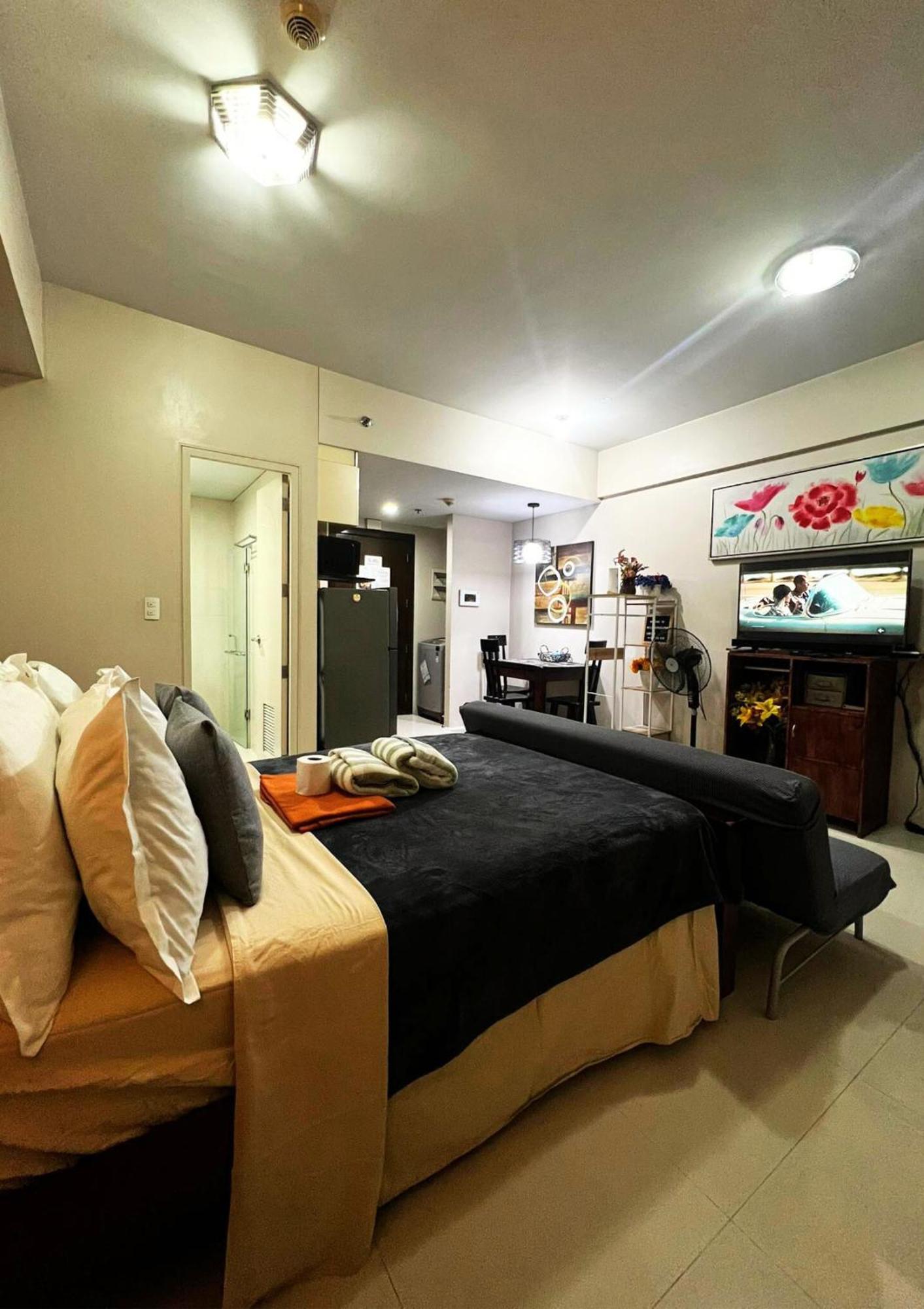 One Palm Tree Villas Condominium - Studio 7Th Fl With Balcony - Across Terminal 3 Airport Pasay Exterior foto