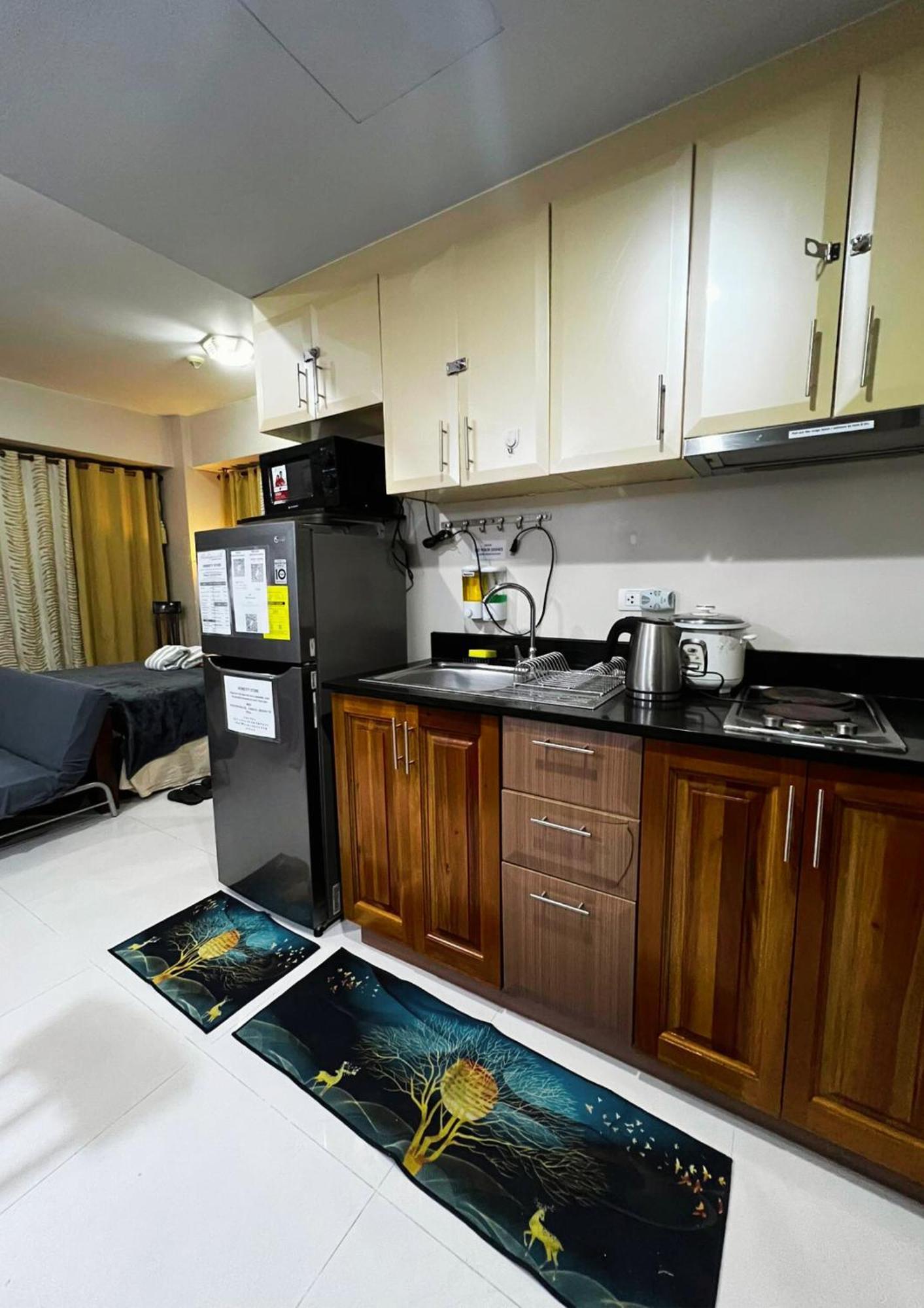 One Palm Tree Villas Condominium - Studio 7Th Fl With Balcony - Across Terminal 3 Airport Pasay Exterior foto