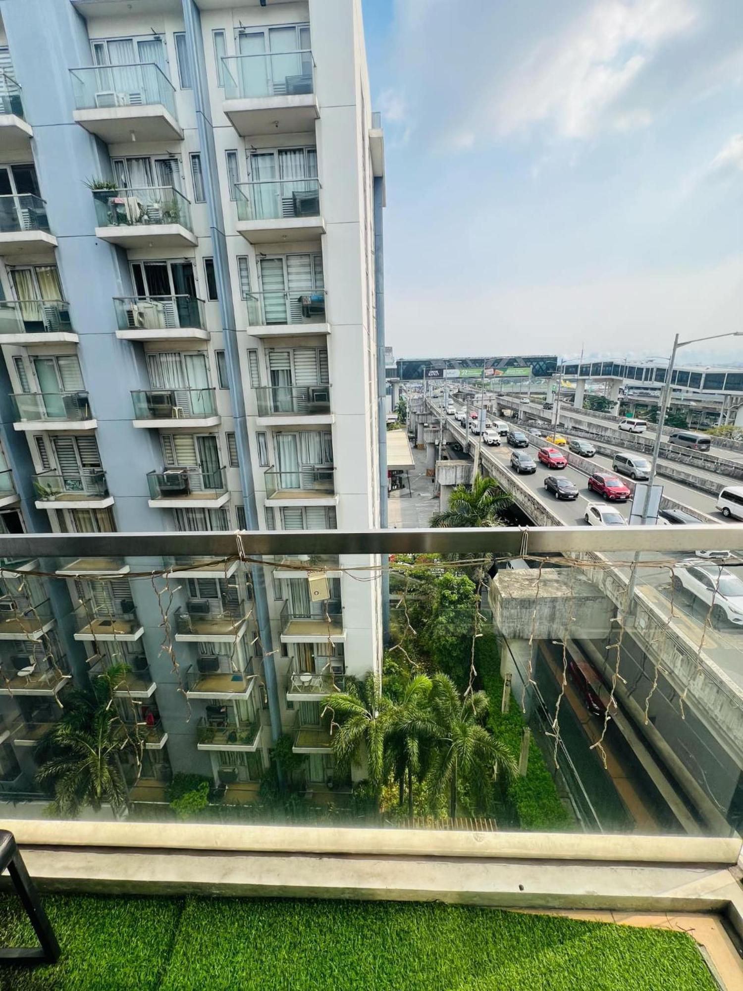 One Palm Tree Villas Condominium - Studio 7Th Fl With Balcony - Across Terminal 3 Airport Pasay Exterior foto