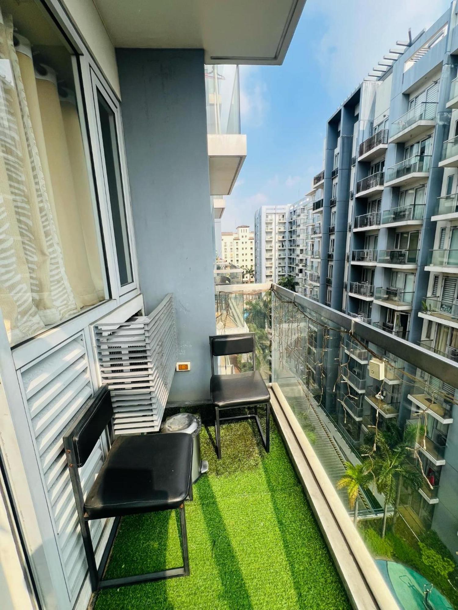 One Palm Tree Villas Condominium - Studio 7Th Fl With Balcony - Across Terminal 3 Airport Pasay Exterior foto
