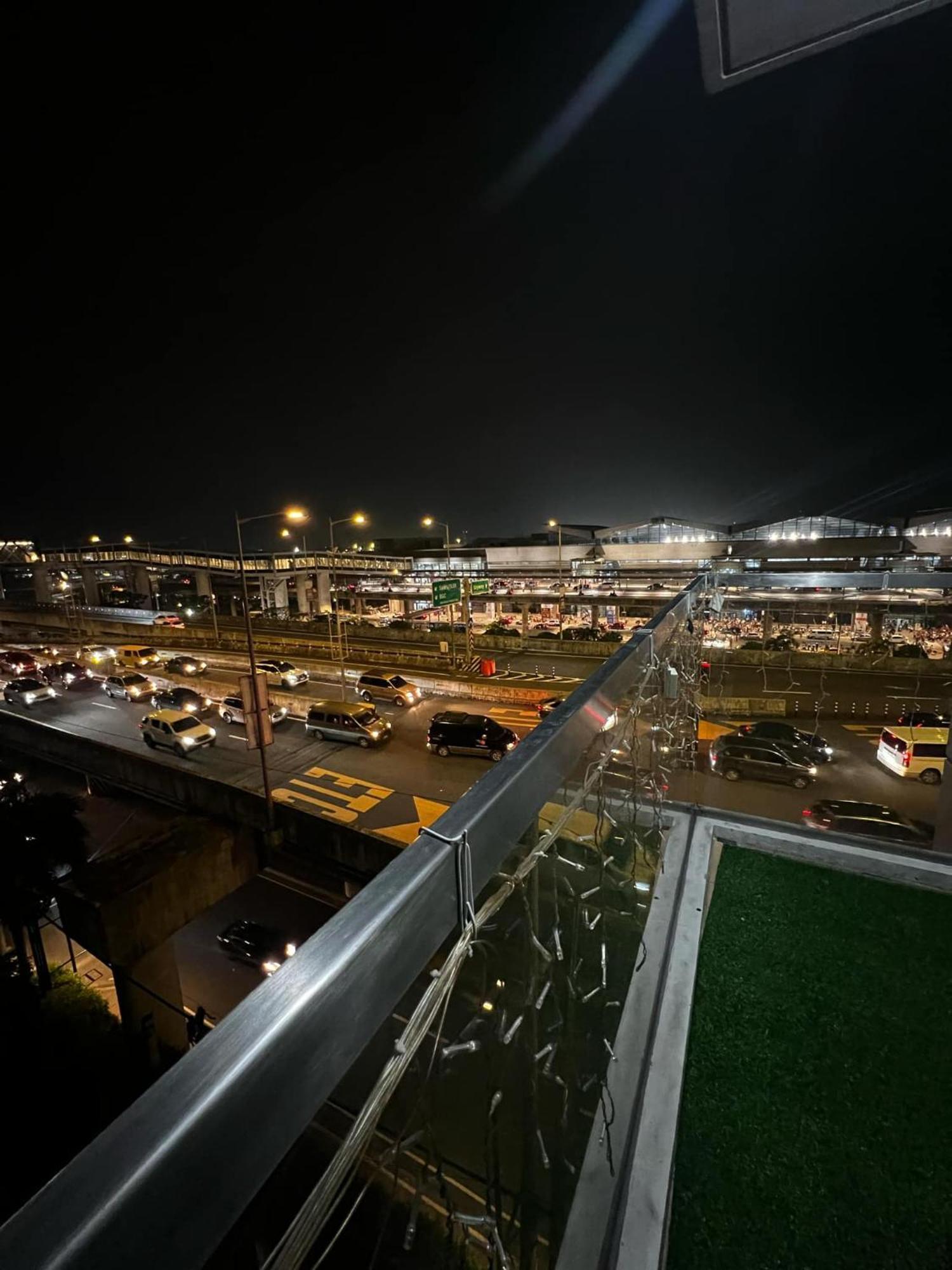 One Palm Tree Villas Condominium - Studio 7Th Fl With Balcony - Across Terminal 3 Airport Pasay Exterior foto