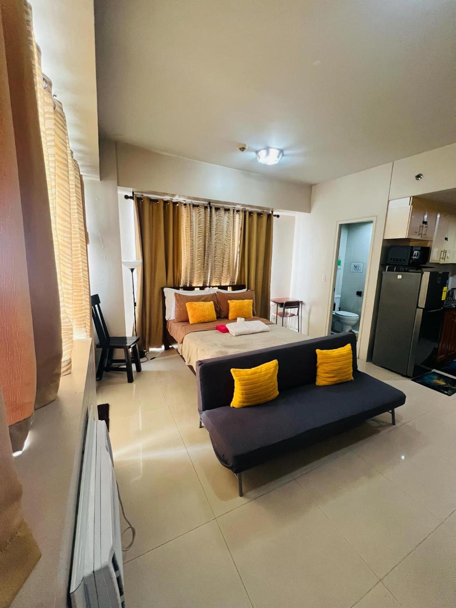 One Palm Tree Villas Condominium - Studio 7Th Fl With Balcony - Across Terminal 3 Airport Pasay Exterior foto