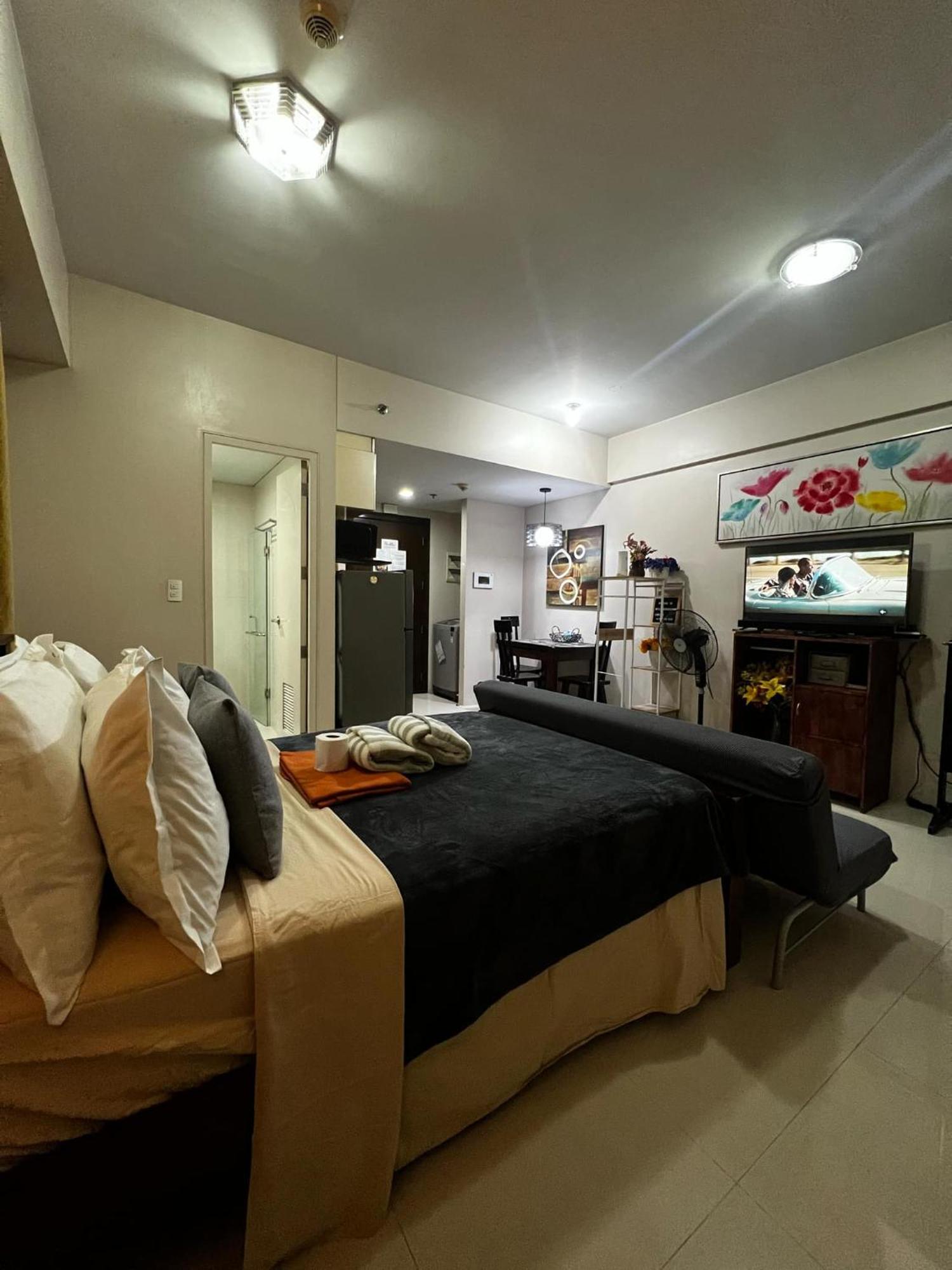 One Palm Tree Villas Condominium - Studio 7Th Fl With Balcony - Across Terminal 3 Airport Pasay Exterior foto