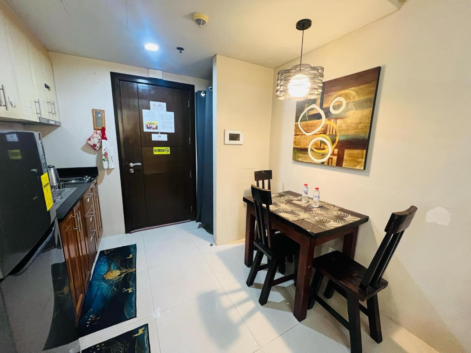 One Palm Tree Villas Condominium - Studio 7Th Fl With Balcony - Across Terminal 3 Airport Pasay Exterior foto
