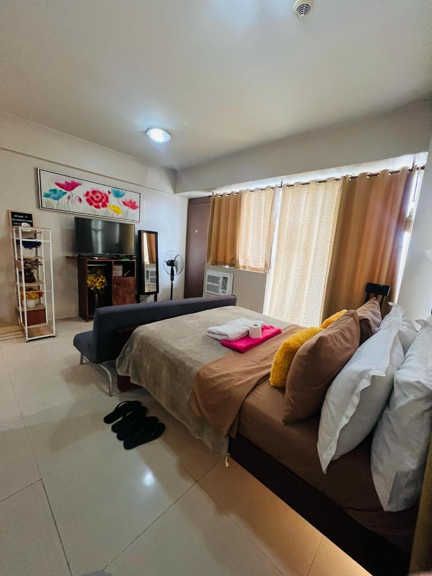 One Palm Tree Villas Condominium - Studio 7Th Fl With Balcony - Across Terminal 3 Airport Pasay Exterior foto